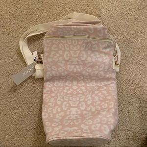 NWT Chico’s Snow Leopard Print Pink and White Insulated Wine Bag